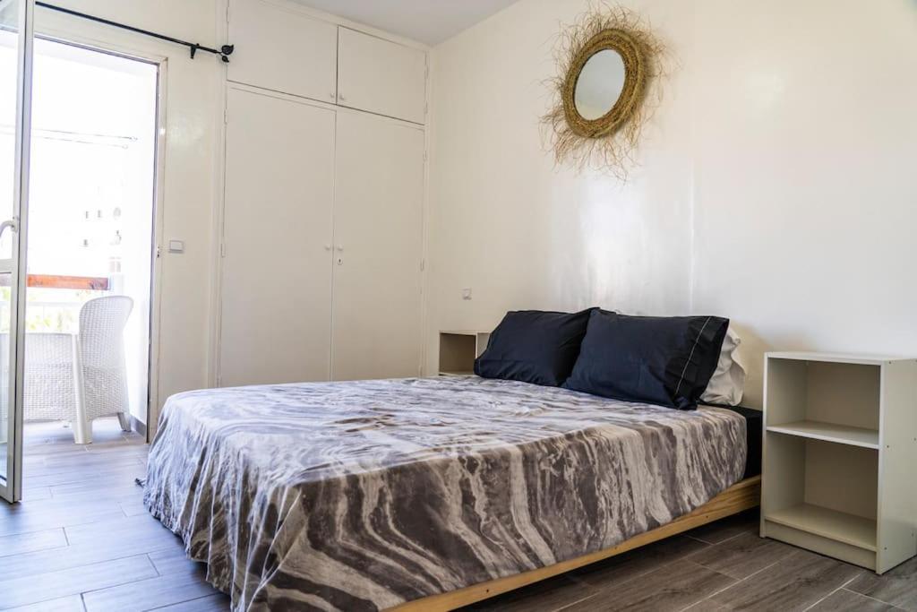 Apartment Beachside Haven Seven Min Drive *