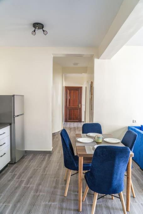 Apartment Beachside Haven Seven Min Drive *