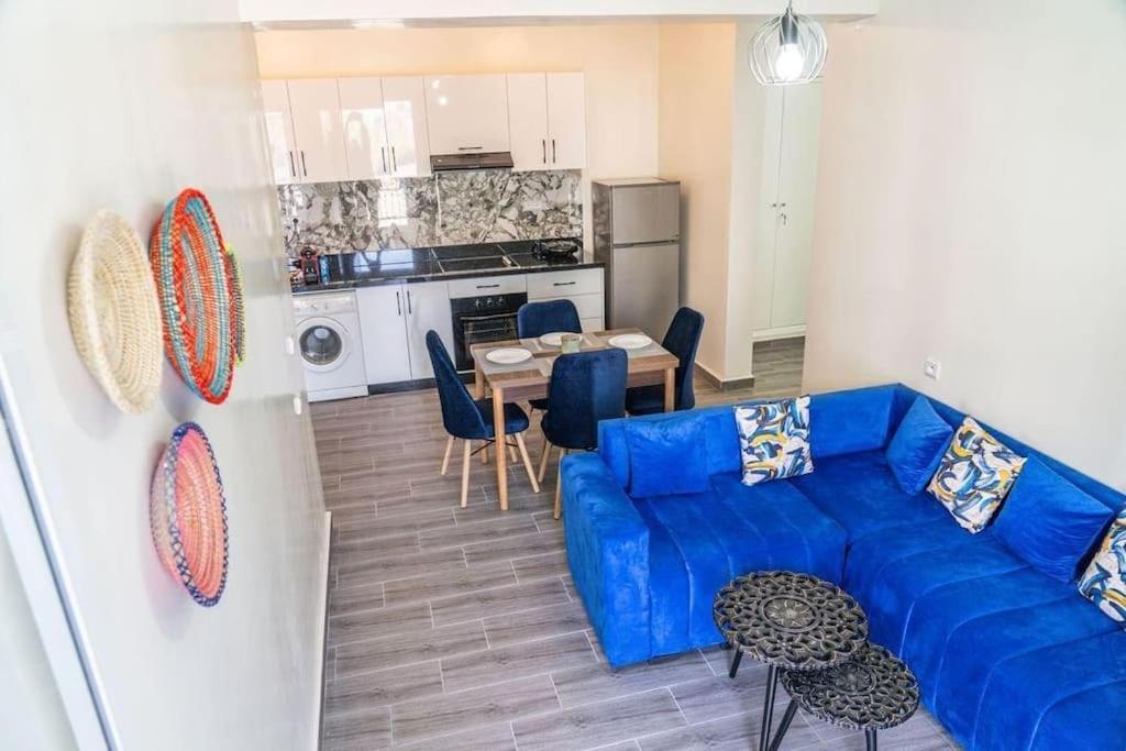 Apartment Beachside Haven Seven Min Drive *