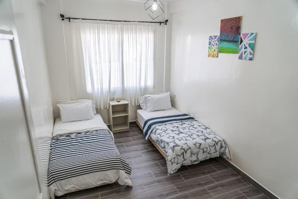 Apartment Beachside Haven Seven Min Drive *